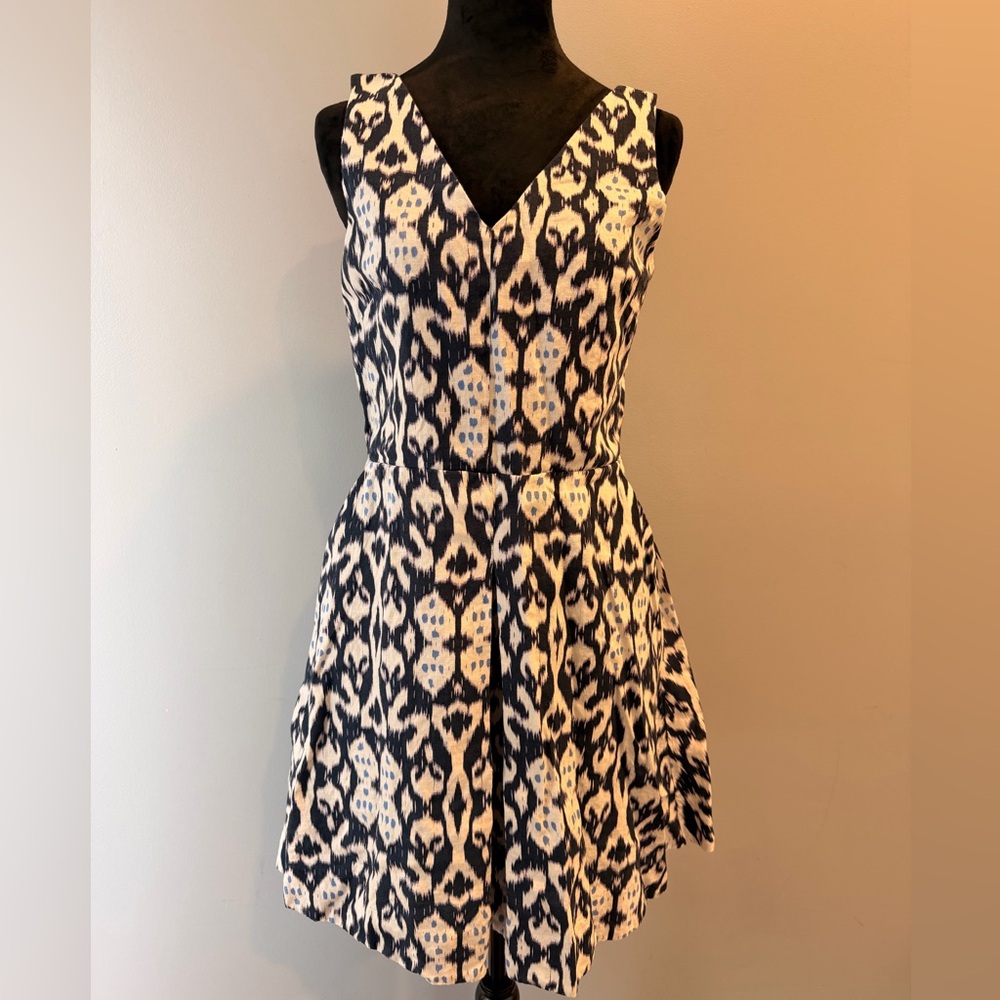Sleeveless V-Neck Navy and White Patterned Gap Dress 100% Linen